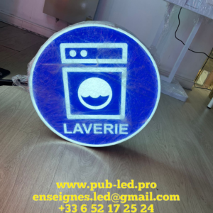 Enseigne lumineuse LED double face pour laverie, avec potence de fixation et transformateur étanche, prête à installer – Diamètre 50 cm.