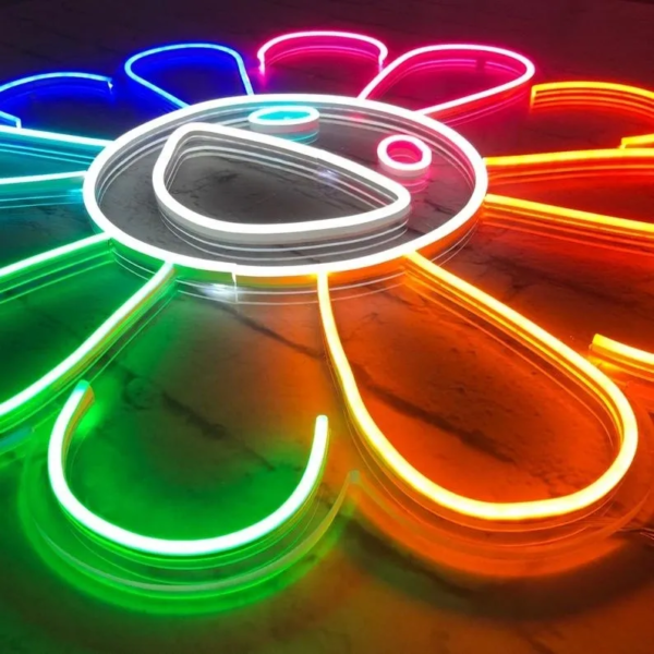 ENSEIGNE LUMINEUSE "FLEUR PAR TAKASHI MURAKAMI" NÉON FLEX PERSONNALISÉE, CHOIX DE TAILLE ET COULEUR, de 38 à 75 cm – Image 5